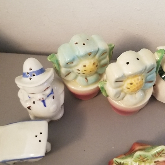Vintage Shawnee Salt & Pepper Shakers Bundle - Picture 6 of 10